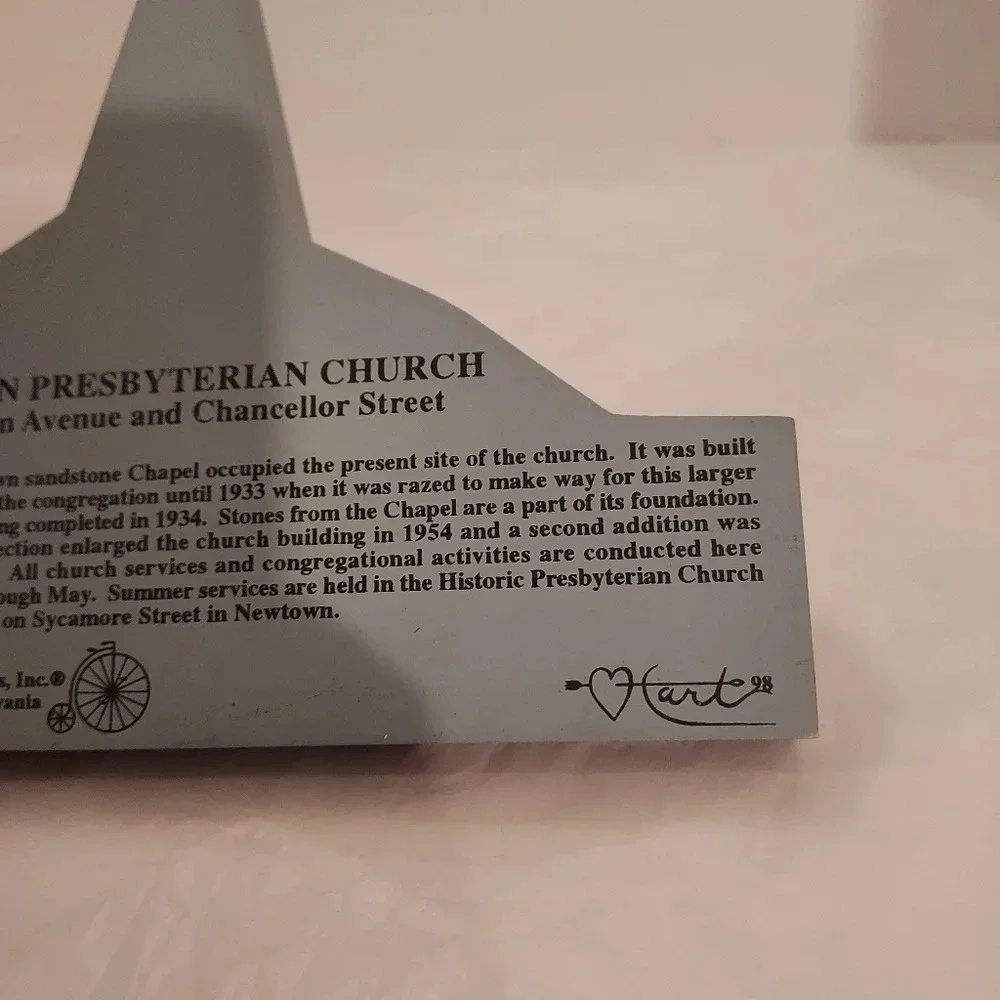 Vintage 1998 Hometowne Collectibles Newtown Presbyterian Church Shelf Sitter